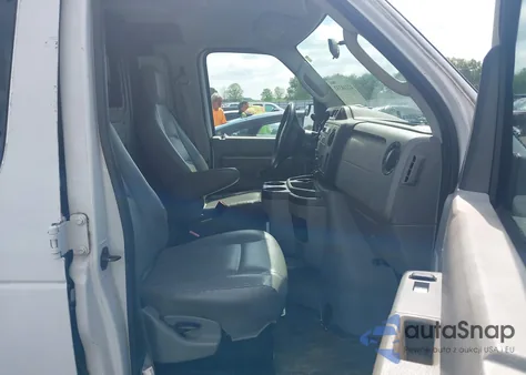 2013 Ford E-150 Commercial z USA, uszkodzony, nr VIN 1FTNE1EW2DDA04169